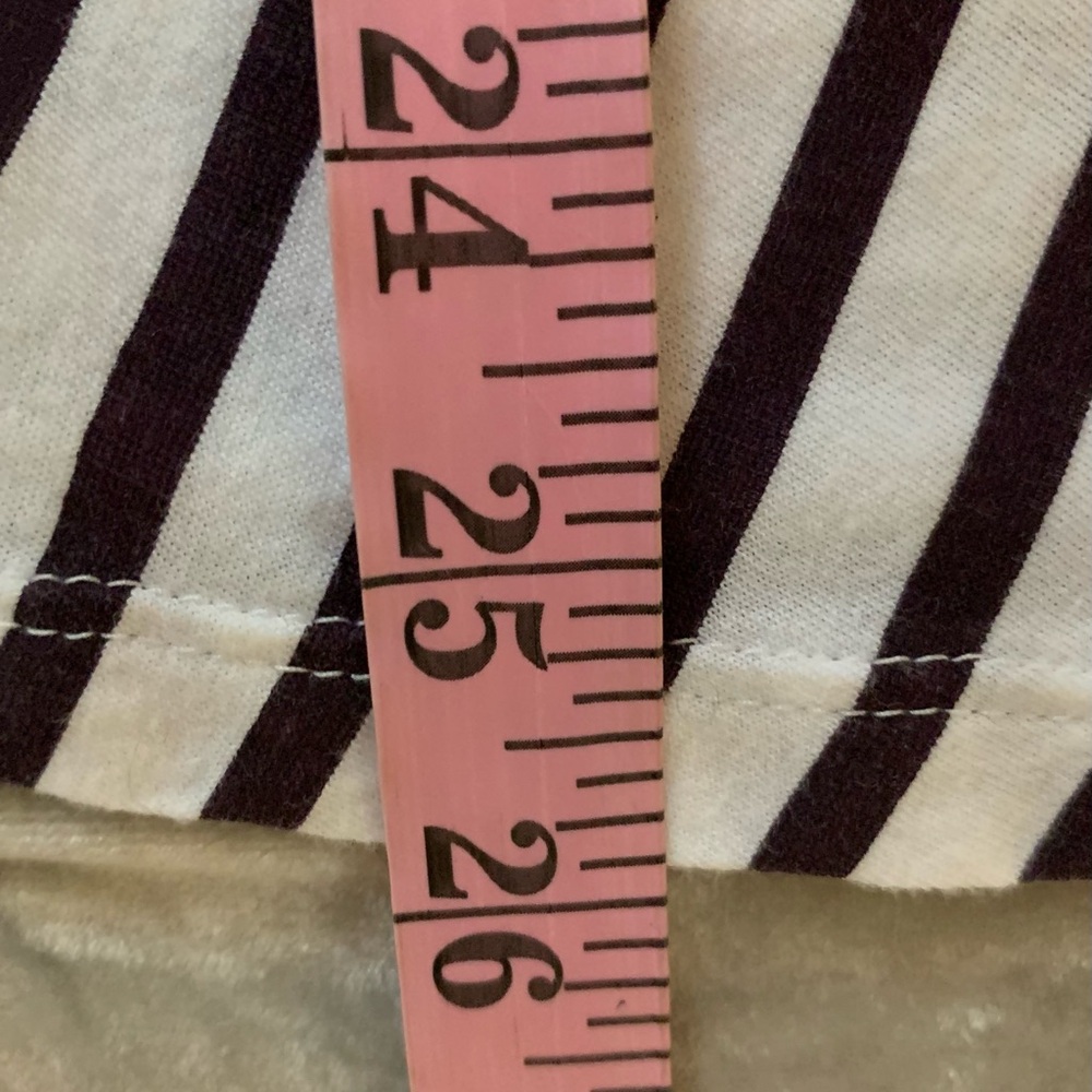 D O N A T E D
LOFT outlet size medium tee with plum purple color EUC - Picture 6 of 7